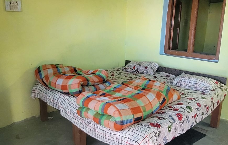 Six Bed Room